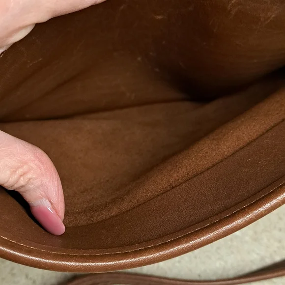 Vintage Coach Cognac Brown Leather Crossbody Bag - Picture 6 of 16